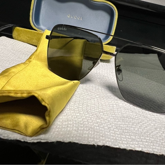 Gucci aviator sunglasses GG1099SA 001
61013-150 XL - Picture 1 of 13